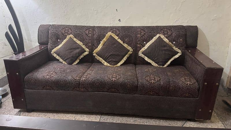 5 Seater Sofa Set With Cushions (Good Condition) 1