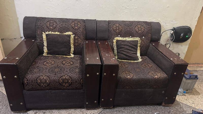 5 Seater Sofa Set With Cushions (Good Condition) 4