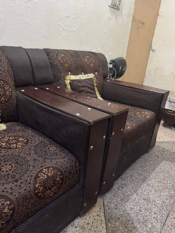 5 Seater Sofa Set With Cushions (Good Condition) 6