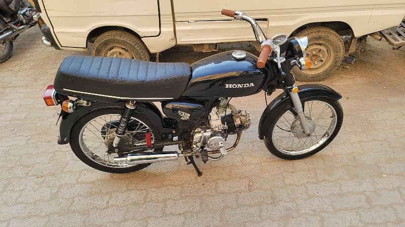 Honda CD 70 (modified into classic) 3