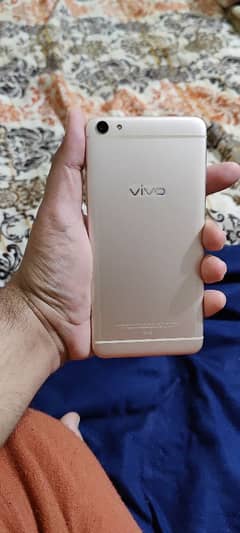 vivo x7 plus 6GB 128GB condition 10/10 charger sath