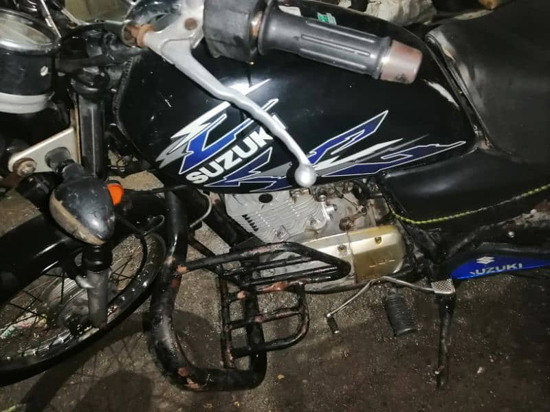 Suzuki GS 150 Karachi Reg 2014 model exellent condition engine perfect 3