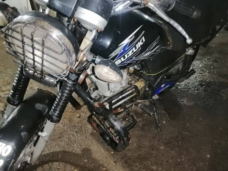 Suzuki GS 150 Karachi Reg 2014 model exellent condition engine perfect 6