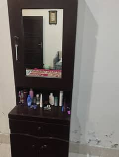 Dressing table