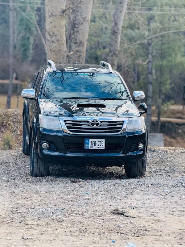 Toyota hilux vigo invincible 2013 0