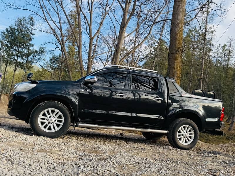 Toyota hilux vigo invincible 2013 3