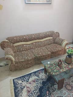 5 SEATER SOFA SET FOR SALE. .