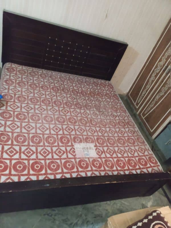 King size Bed with 1 Mattress Foam 1