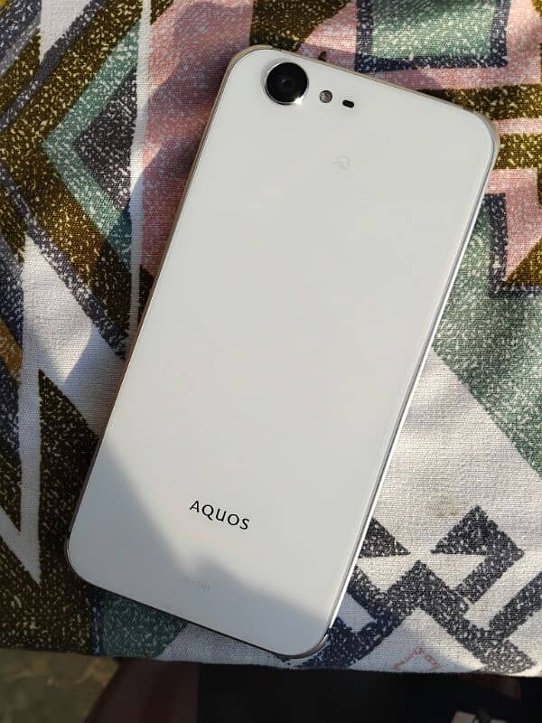 Aquos SH 04h 0