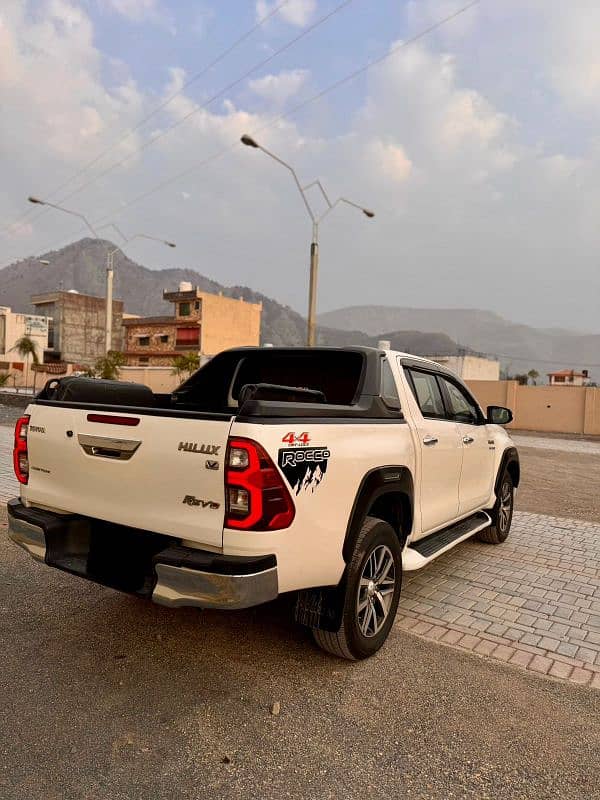 Toyota Hilux 2017 3