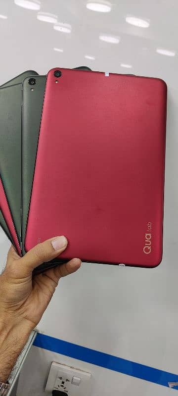 Kyocera Qua Tab Japan 3/32 7000 mAh 10" emerald Green/wine red 1