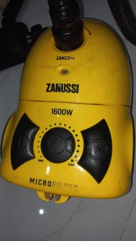 zanussi vaccum cleaner 1