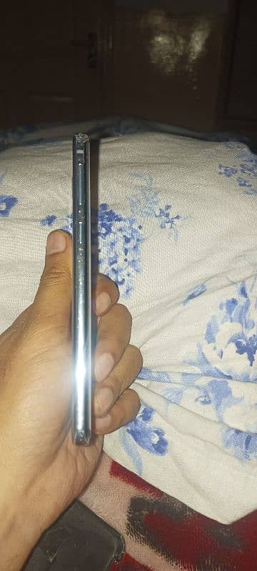 Samsung Galaxy S10 4g 8/128 snapdragon processor 7/10 condition 9