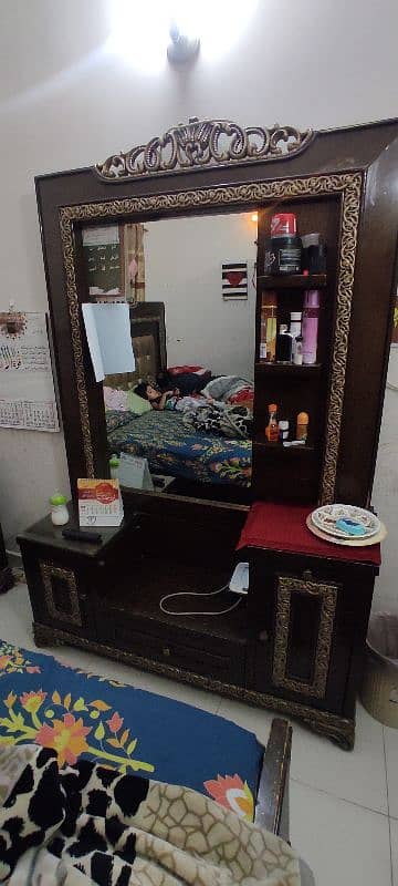 Dressing table for sale 7