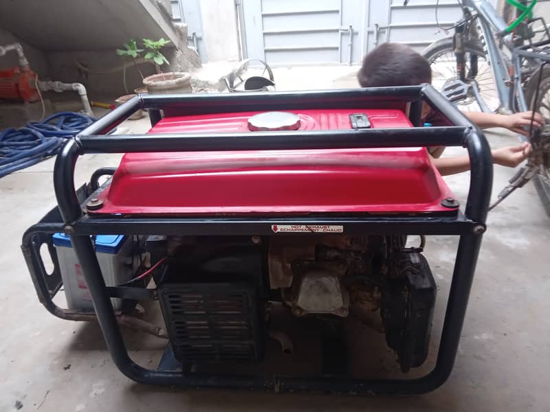 Honda elemax  3.3 kva genrator  good condition 4