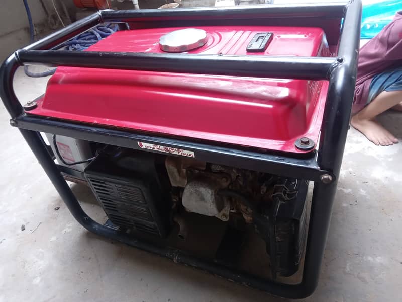 Honda elemax  3.3 kva genrator  good condition 5