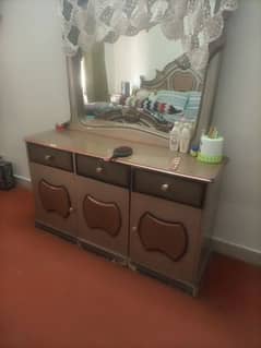 dressing mirror