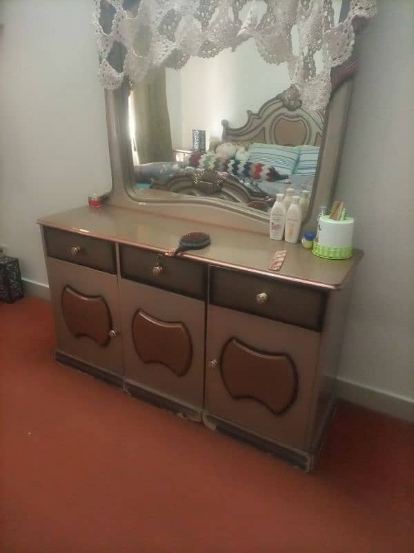 dressing mirror 0