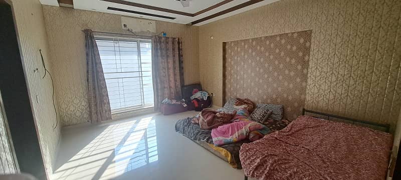 16 MARLA UPPER PORTION IS AVAILABLE FOR RENT IN VALANCIA HOUSING SOCIETY 4