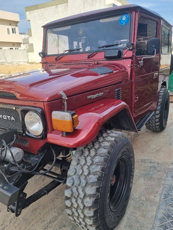 Toyota Land Cruiser FJ40 2