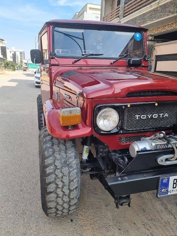 Toyota Land Cruiser FJ40 4