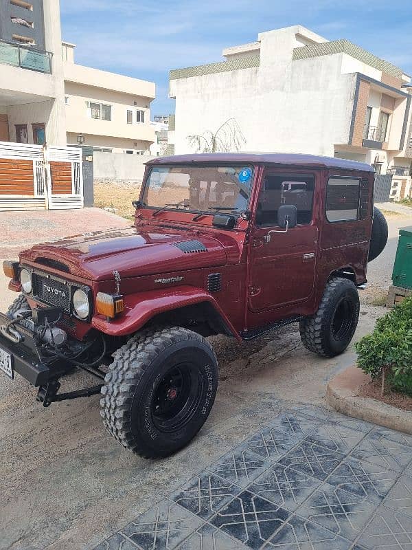 Toyota Land Cruiser FJ40 14