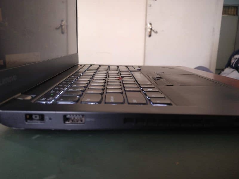 Lenovo ThinkPad Core i7 6th Gen 8Gb/256Gb Hard disk 4