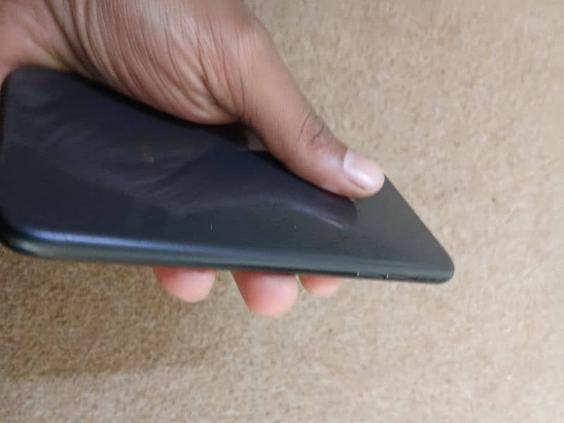 iphone XR 10by9 condition 13