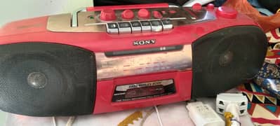 Sony company ka radio cassette coder Dubai Sy import hua tha