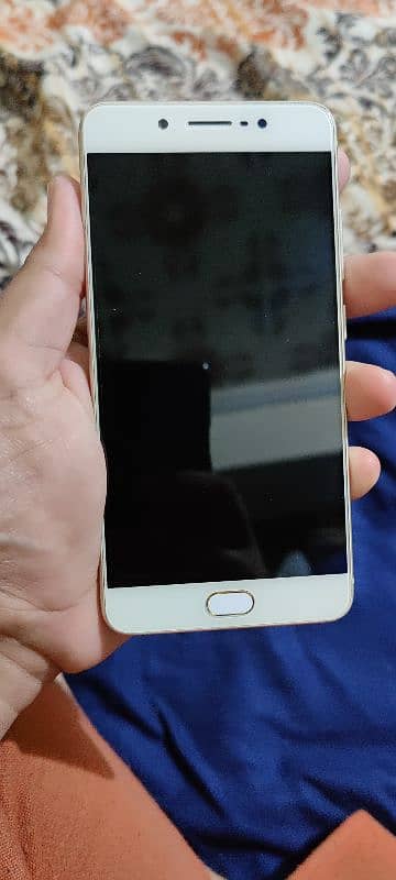 vivo x7 plus one hand use 6GB 128GB with charger 3