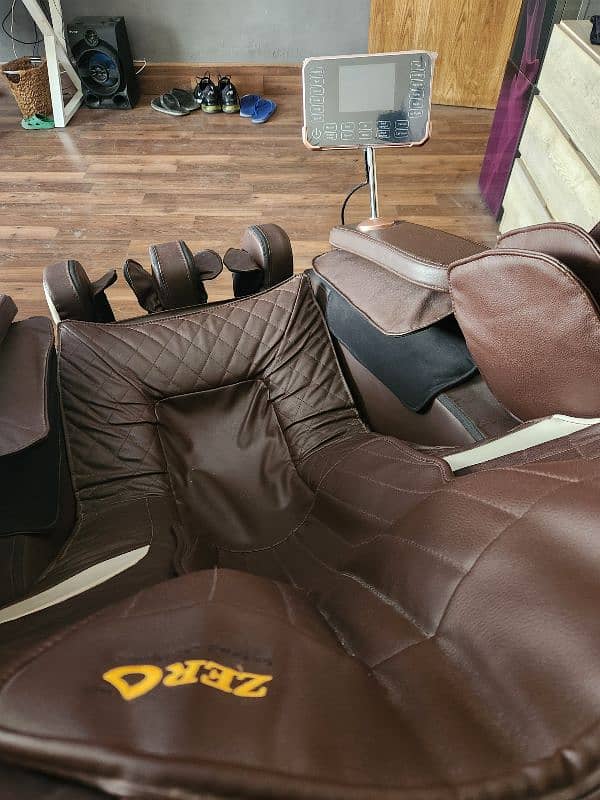 U-VICTOR MASSAGE CHAIR 1