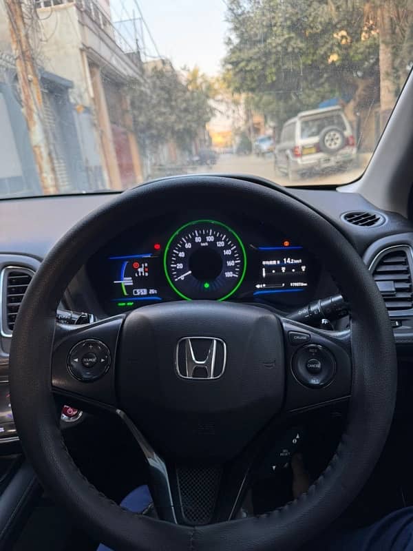 Honda Vezel 2014 Z full orignal 3