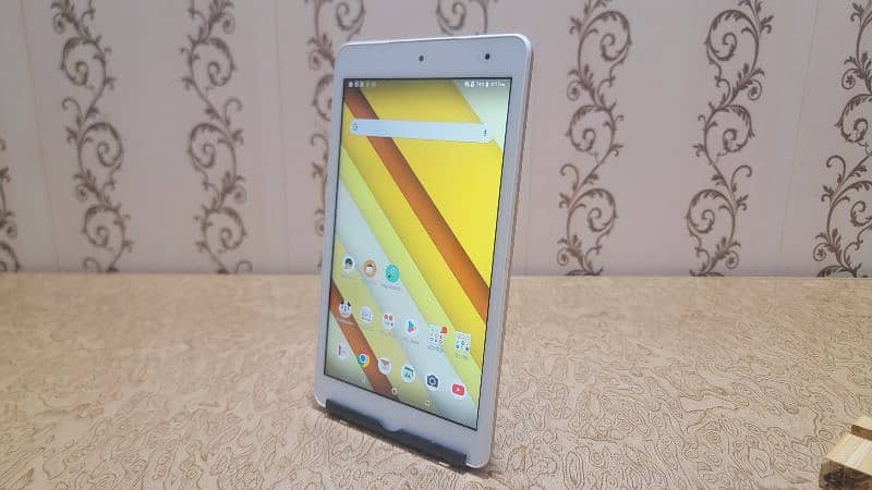 Kyocera Qua Android | 8-inch | A+ Condition 1