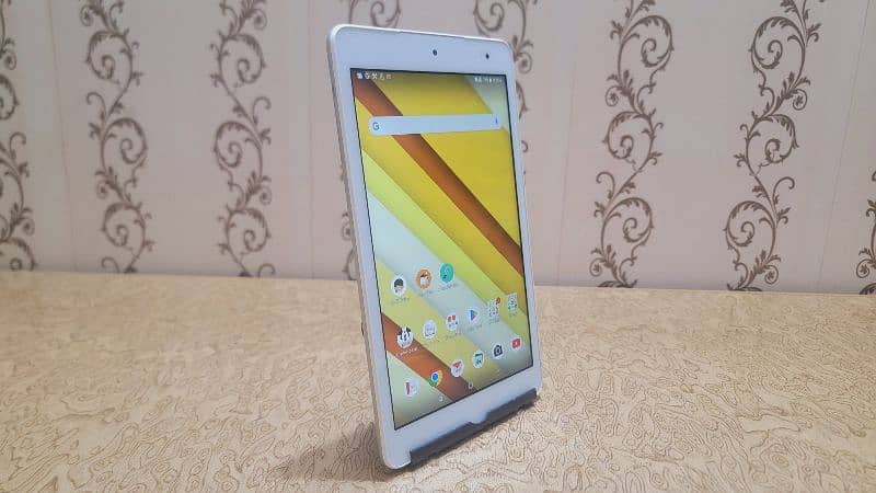 Kyocera Qua Android | 8-inch | A+ Condition 2