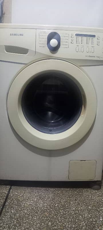 Samsung front loader Washing and spinning machine 1