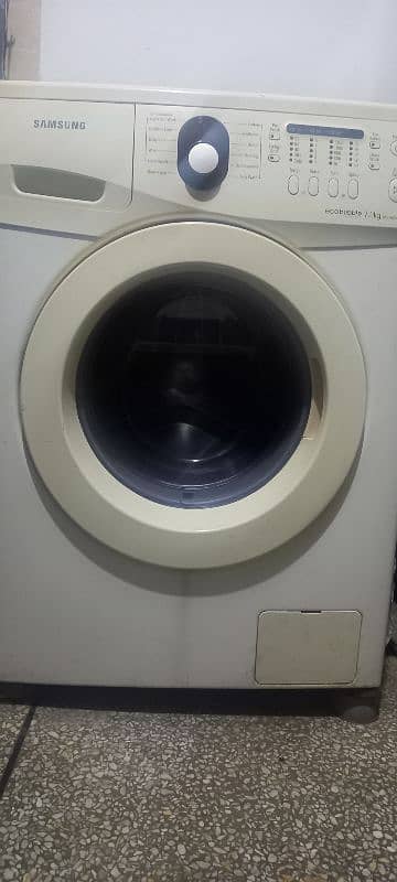 Samsung front loader Washing and spinning machine 3