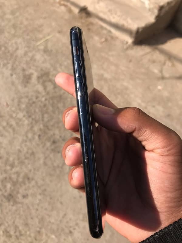 i phonex nonpta/256gb/battery health 71/truetone on h/condition 10/10. 3