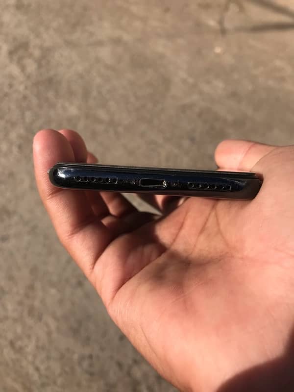 i phonex nonpta/256gb/battery health 71/truetone on h/condition 10/10. 4