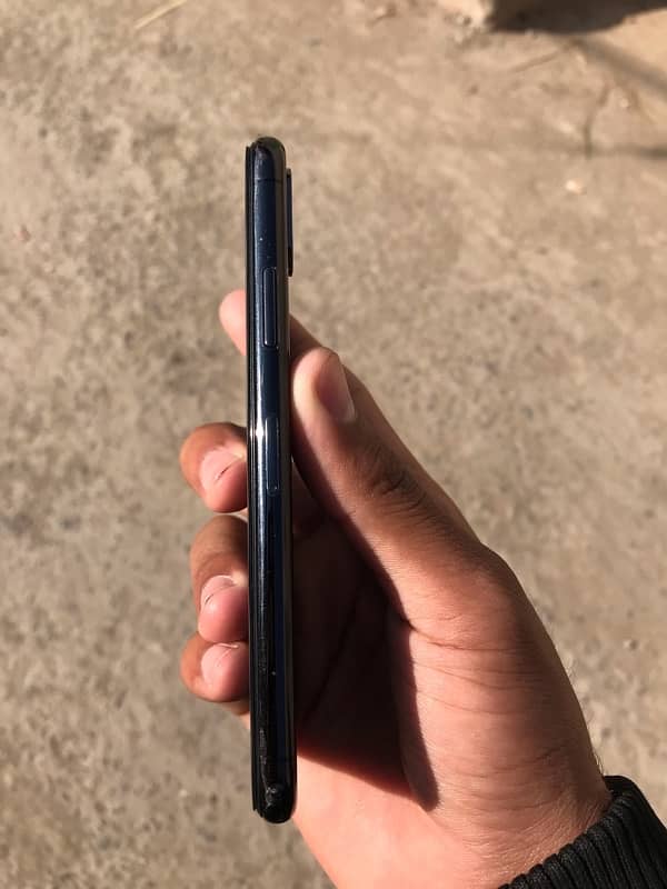 i phonex nonpta/256gb/battery health 71/truetone on h/condition 10/10. 5