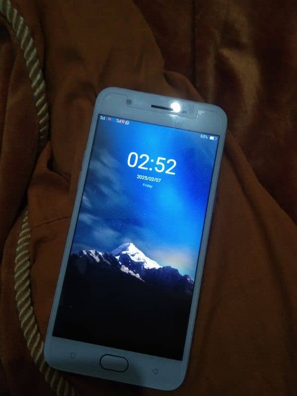 oppo A57 4/64gb Pta approved All okay no any scratch 2