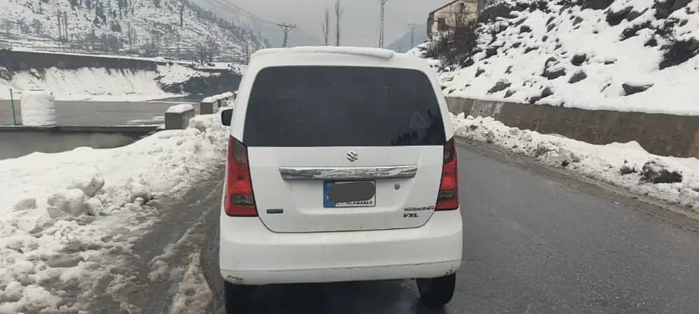 Suzuki Wagon R 2024 AGS Automatic 3