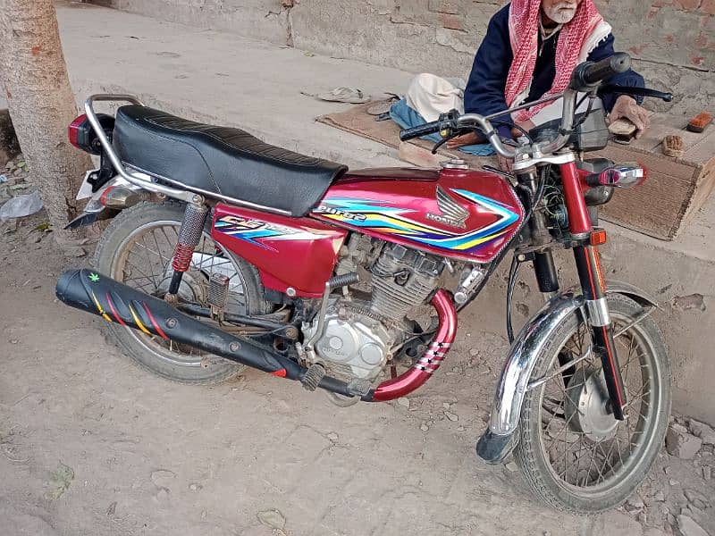 Honda cg125 good condition no work required 17 model 18 ka sticker ha 2