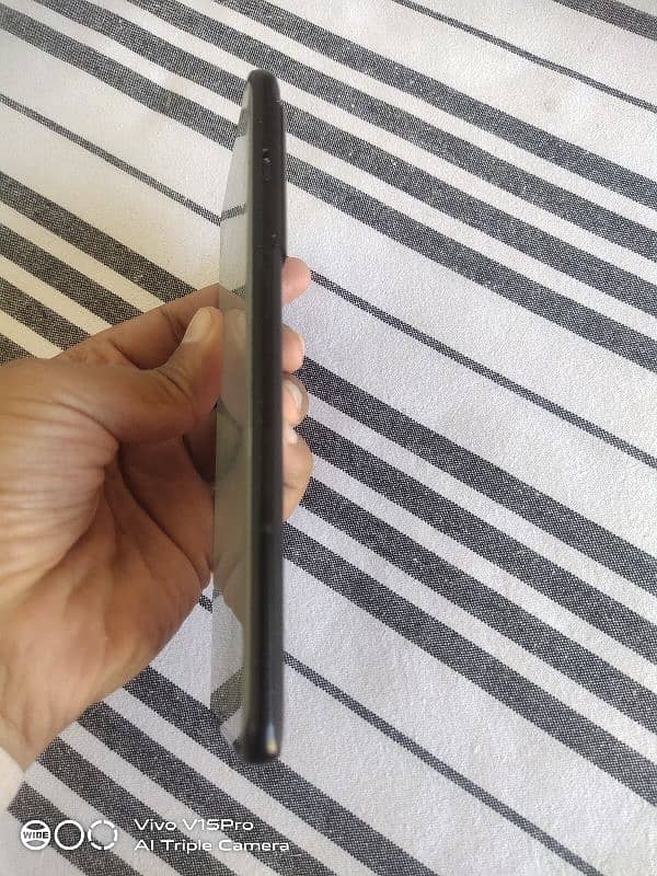 One plus 10 pro 9.5\10 USA variant only a light shade 8