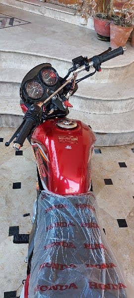 Brandnew Honda Cb125F (Cocktail Red) 2025 model 13