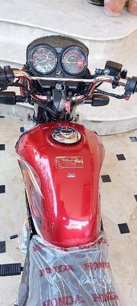 Brandnew Honda Cb125F (Cocktail Red) 2025 model 15