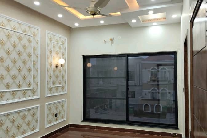 10 Marla Modern House In Bahria Town Overseas B Extension Lahore 5