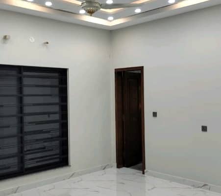 10 Marla Modern House In Bahria Town Overseas B Extension Lahore 6