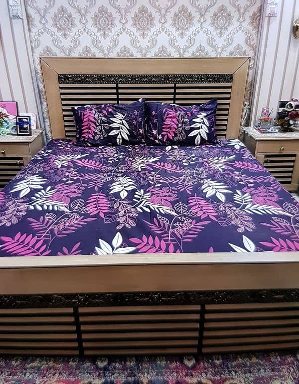 Bed set with dressing table and 2 Side tables 1