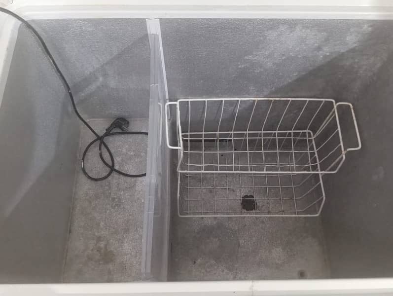 waves deep freezer in good working condition 1