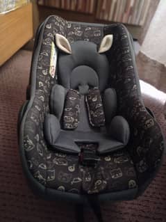 Baby cot and car seat